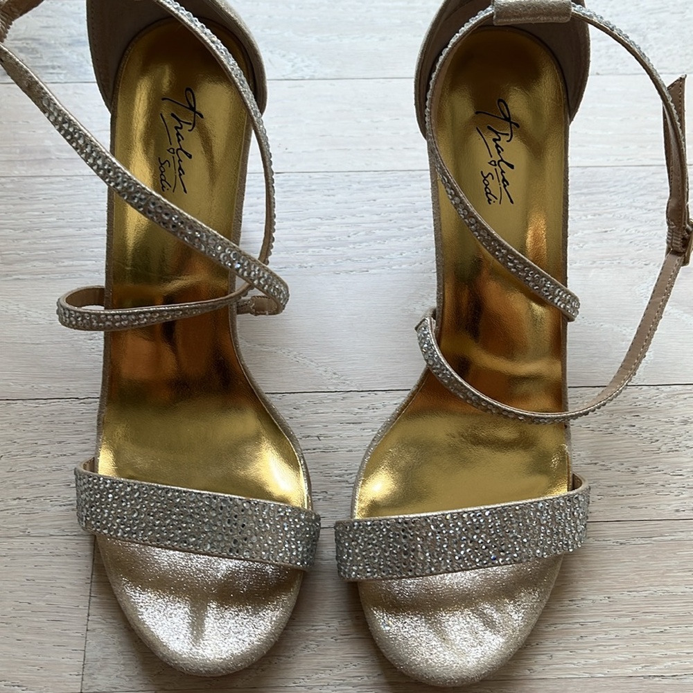 Gold Heels - Picture 2 of 5